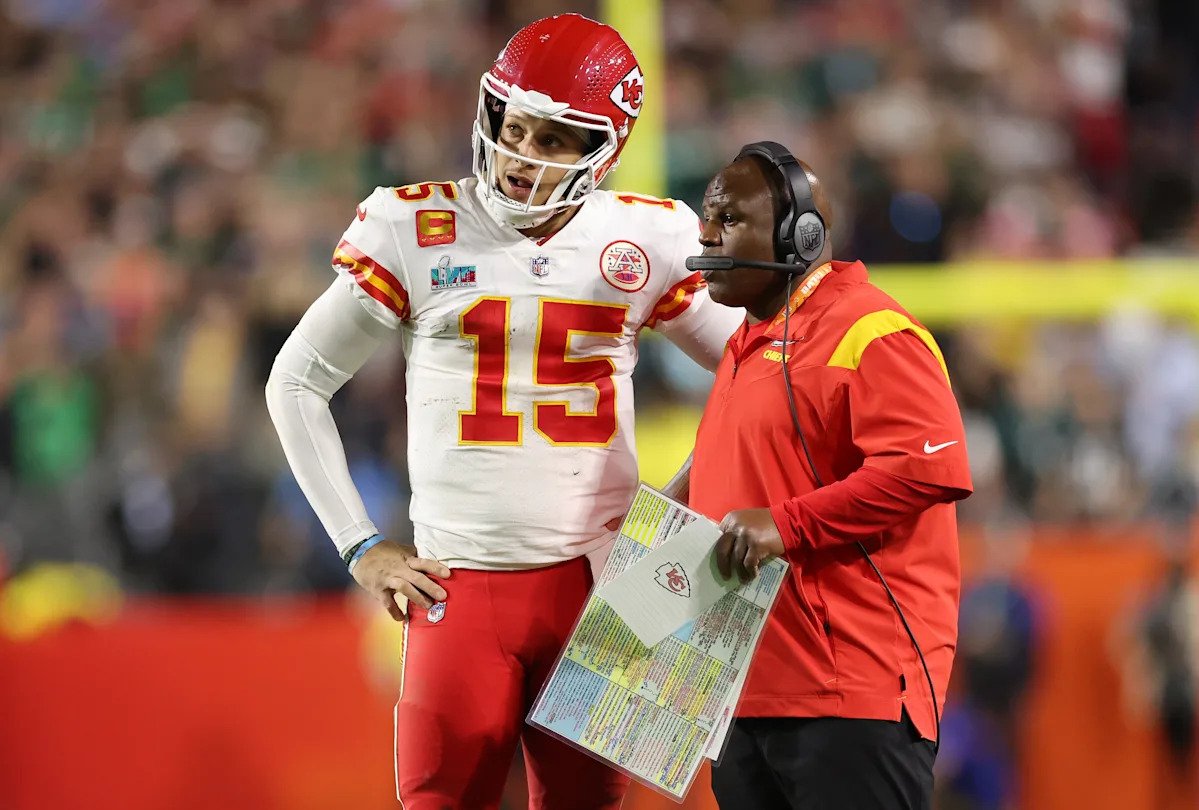 2026 NFL Coaching Update: Eric Bieniemy Set to Rejoin Chiefs as Offensive Coordinator; Buccaneers Appoint Zac Robinson as OC