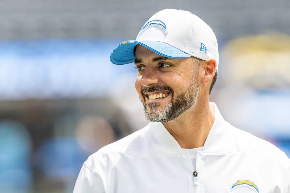 2026 NFL Coaching Update: Ravens Name Jesse Minter Head Coach; Eric Bieniemy Set to Rejoin Chiefs as Offensive Coordinator