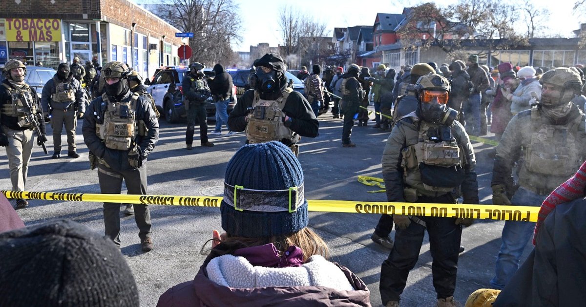 Federal Agents Fatally Shoot Man in Minnesota, According to Officials