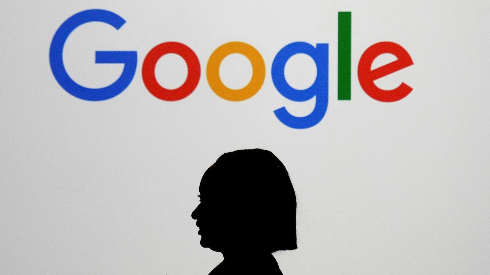 Google Introduces AI Image Generation in Chrome with Side Panel for Virtual Assistant