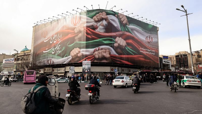 Live Updates: Death Toll from Iran Protests, Iranian Threats to the U.S., Execution of Erfan Soltani Postponed