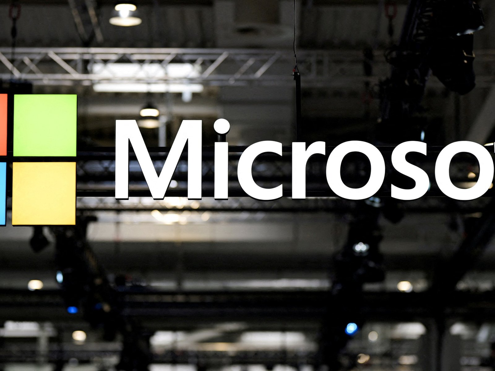 Microsoft Shares Drop as Wall Street Scrutinizes AI Investments | Technology Update