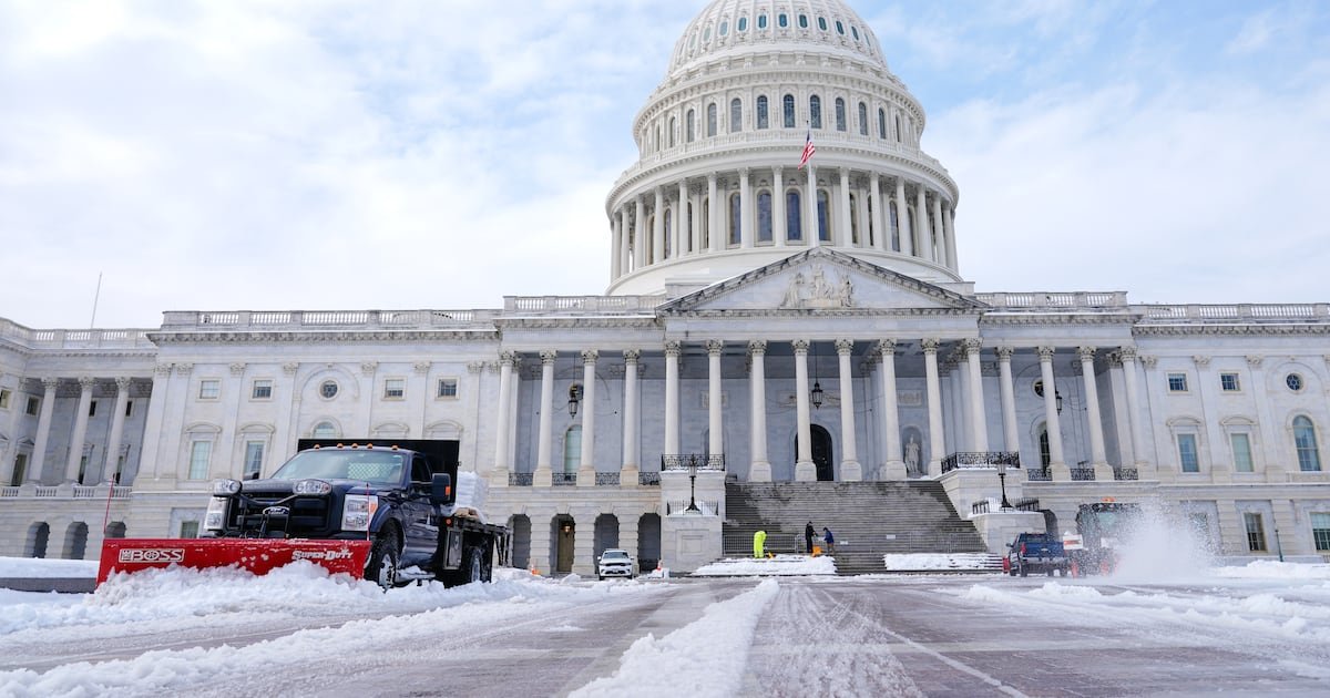 Minneapolis Shootings Disrupt Immigration Politics in Congress