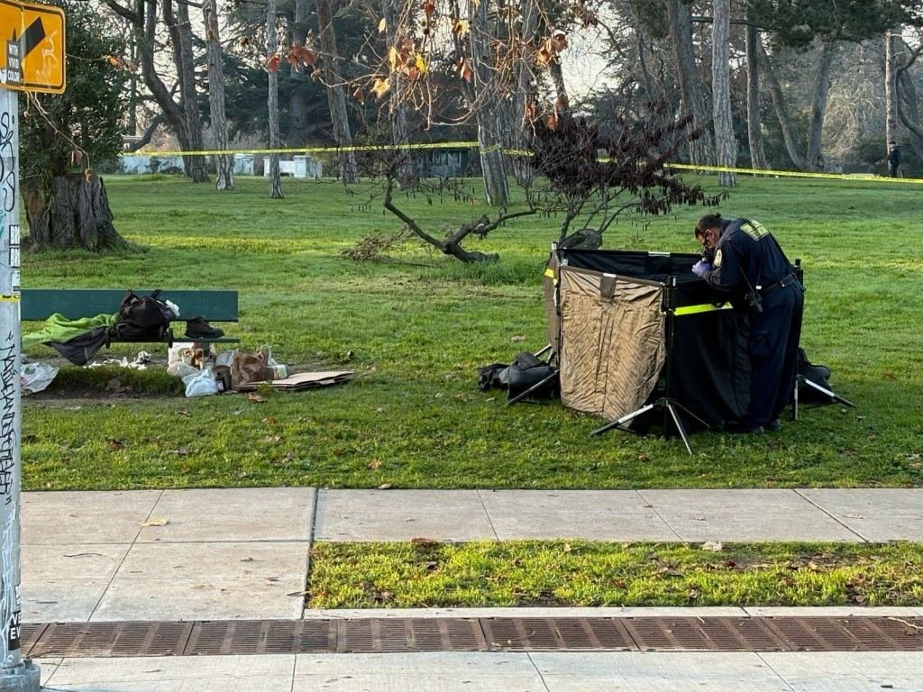 Police Look Into Two Homicides in Oakland – East Bay Times