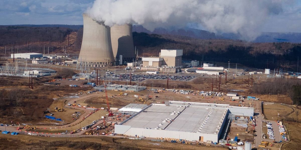 AI’s Emergence Challenges Big Tech’s Climate Objectives, Raising Concerns About Increased Fossil Fuel Dependence