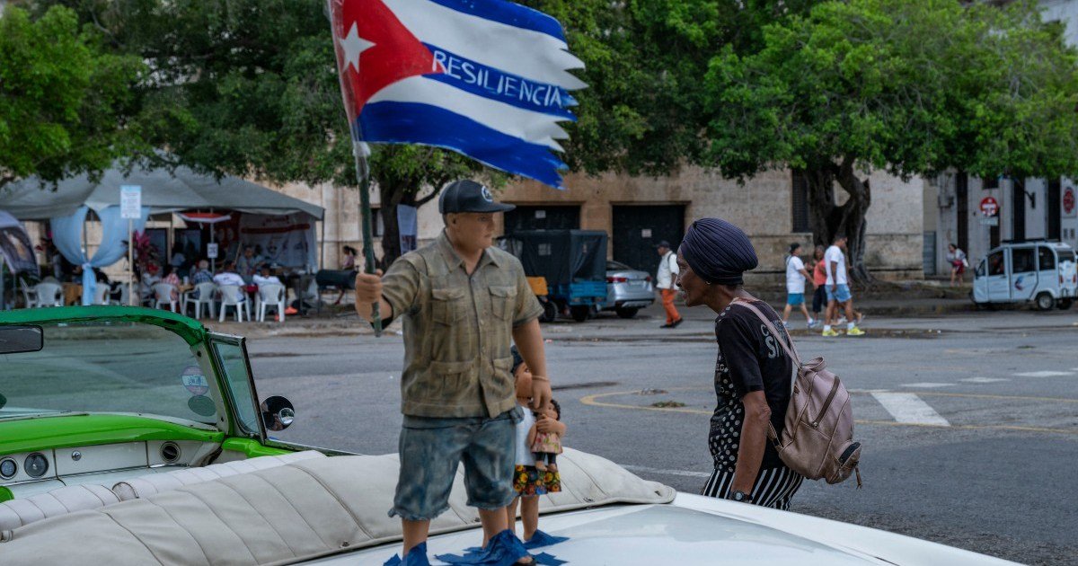 Cuba Faces Widespread Blackouts; Ecuador Expels Ambassador and Diplomatic Staff from Havana