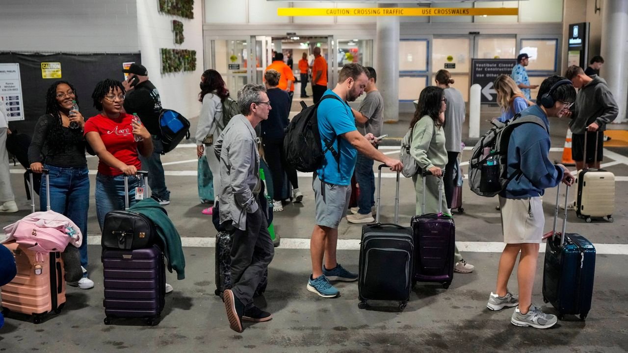 DHS Reintroduces Global Entry Following Extended Airport Wait Times