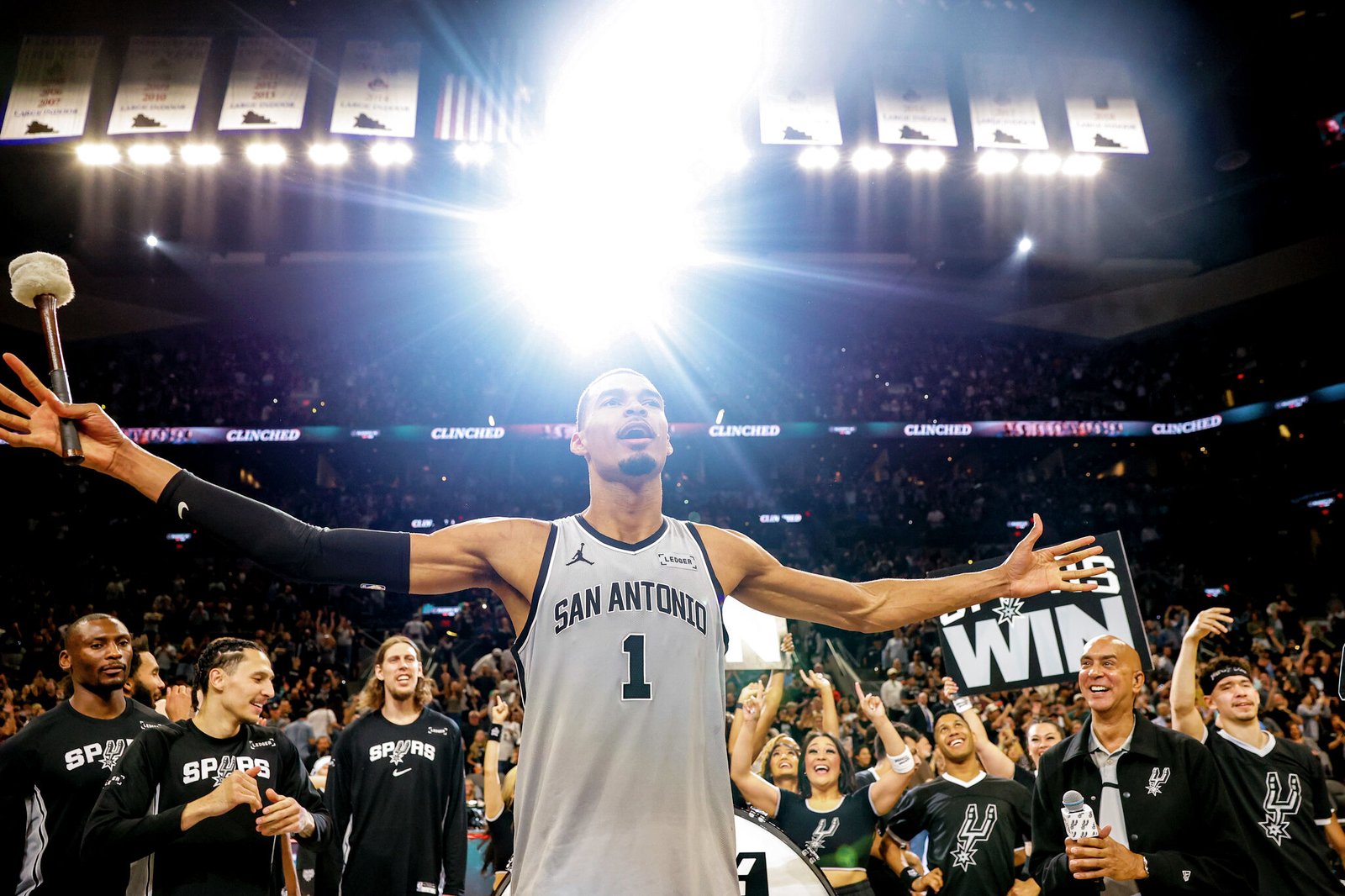 How the Spurs Transitioned from Disproving Hype to Justifying It