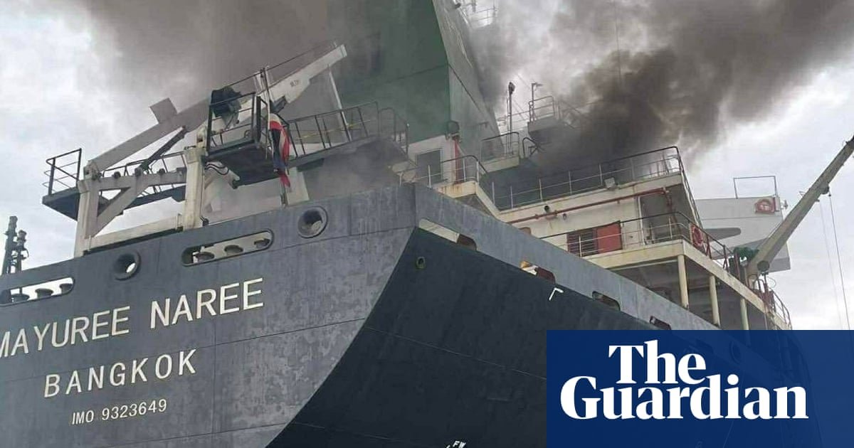 Iran Intensifies Attacks on Gulf Infrastructure and Transport Networks | US News