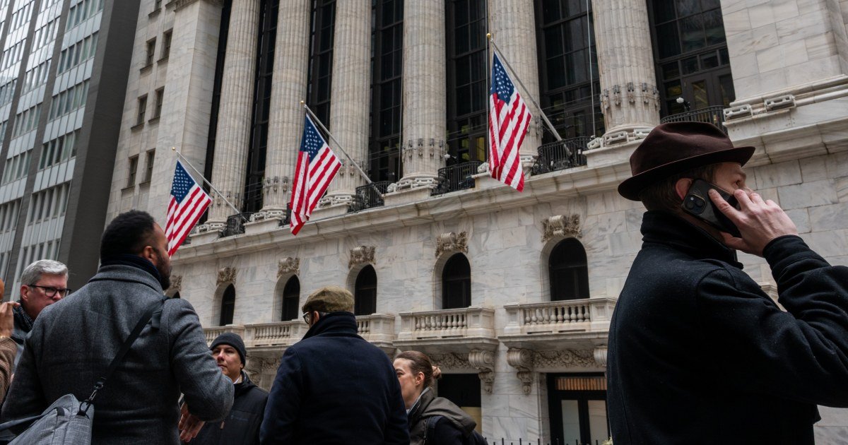 Stocks Surge as Trump Eases Threats Against Iran’s Power Grid, Oil Prices Decline