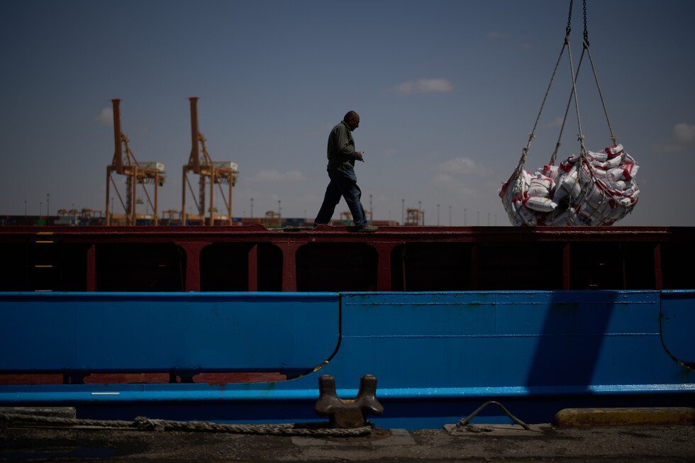 Global Economic Outlook Weakened by Ongoing Conflict in Iran