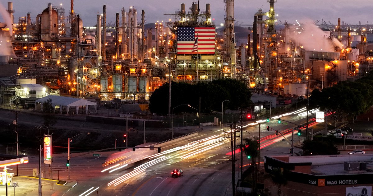 Iran: Trump’s Blockade ‘Destined for Failure’ as Energy Prices Hit 4-Year High