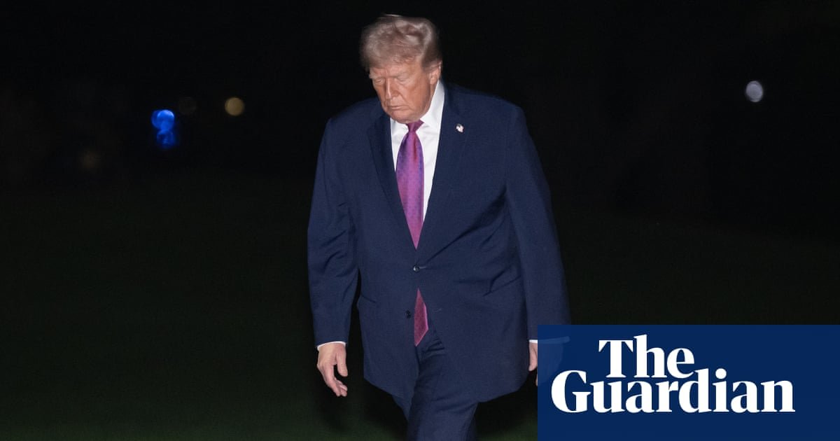 Trump’s Approval Declines as Polls Raise Alarm for Republicans Before Midterms