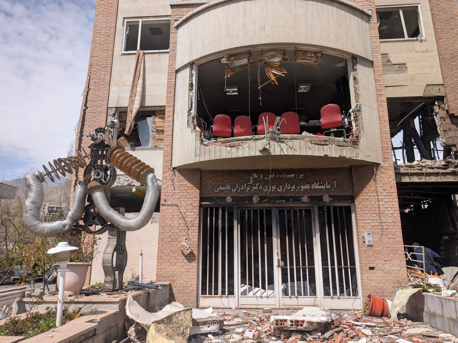 Universities Affected as US and Israel Intensify Assaults on Iran’s Infrastructure | Updates on the US-Israel Conflict with Iran
