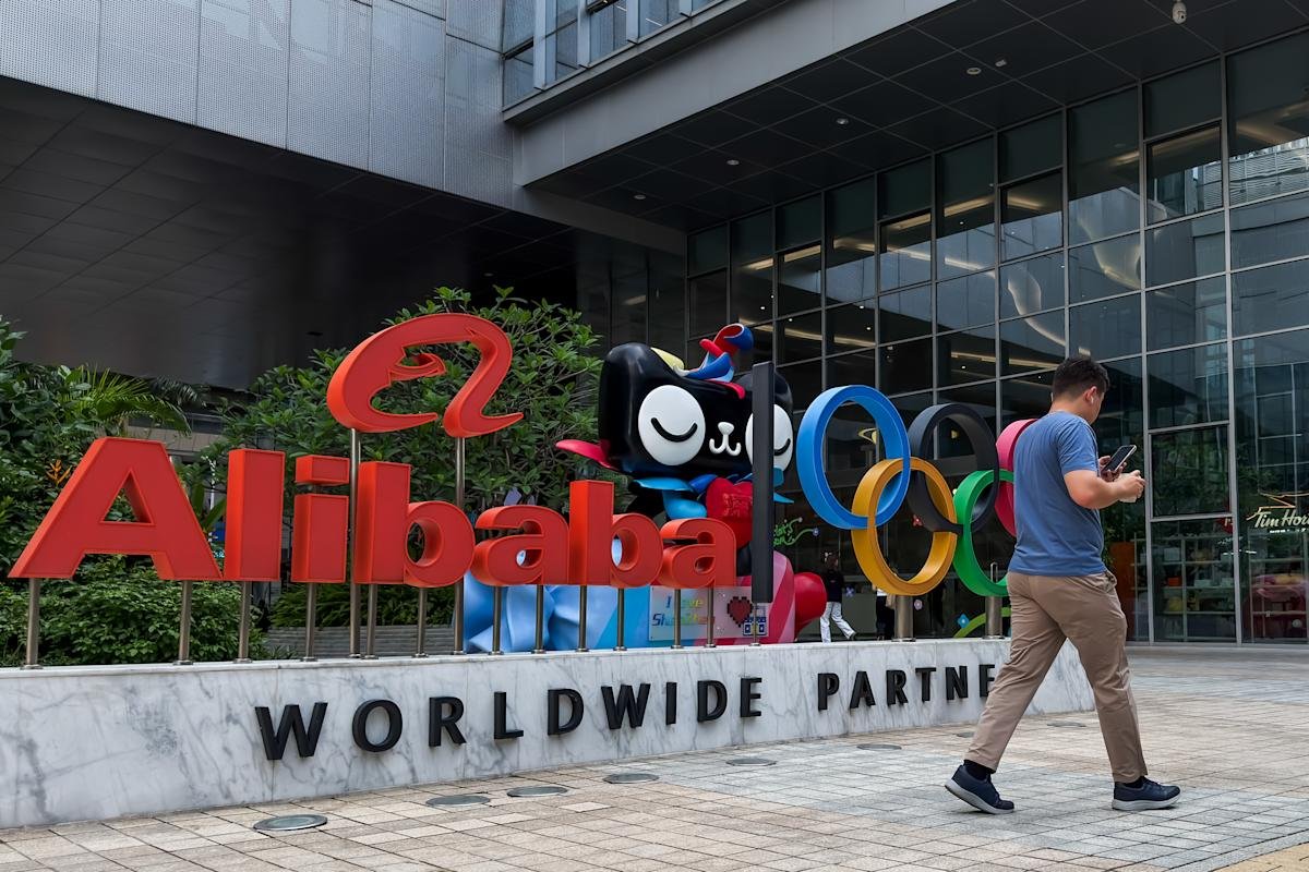 Alibaba Stock Drops as Revenue Falls Short and AI Investments Impact Earnings