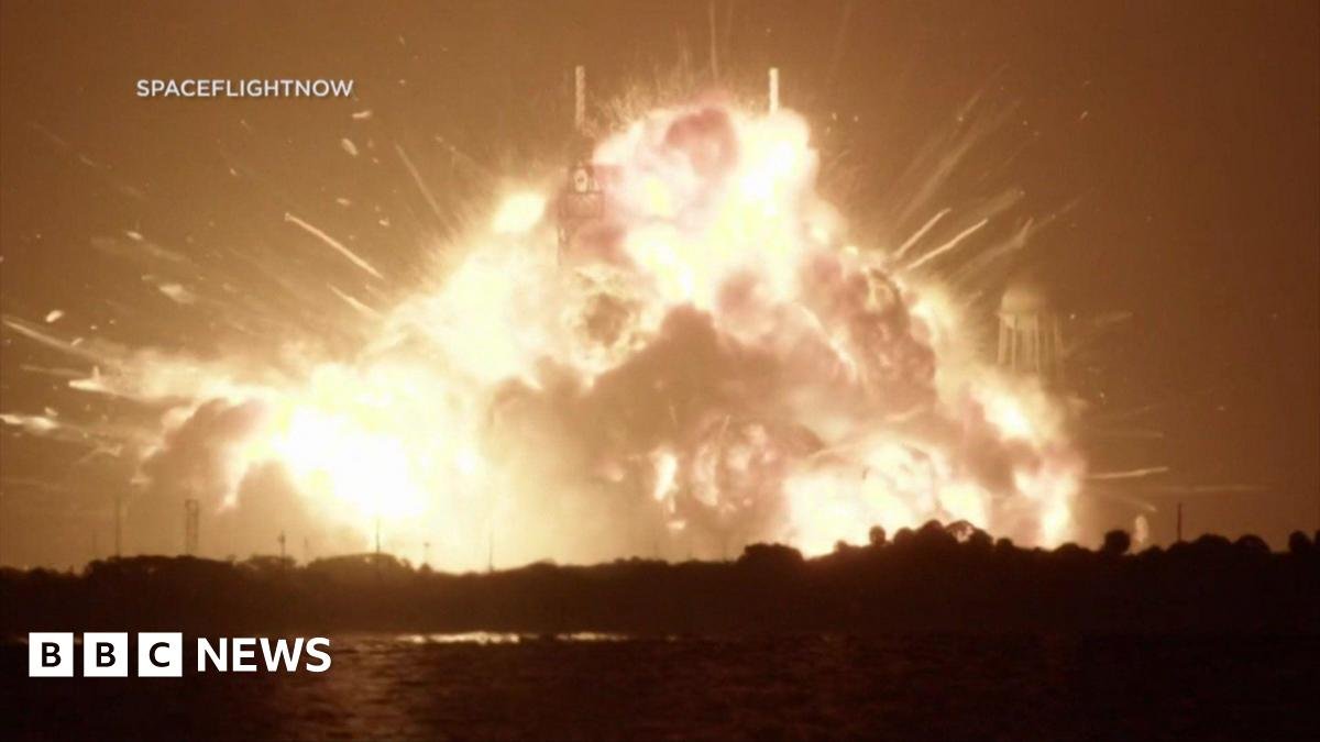 Blue Origin Rocket Explosion May Impact NASA’s Moon Timeline