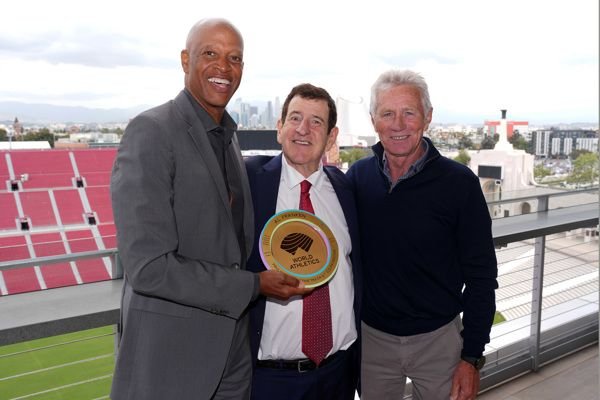 Franken Receives World Athletics Heritage Plaque at LA Coliseum | Heritage News