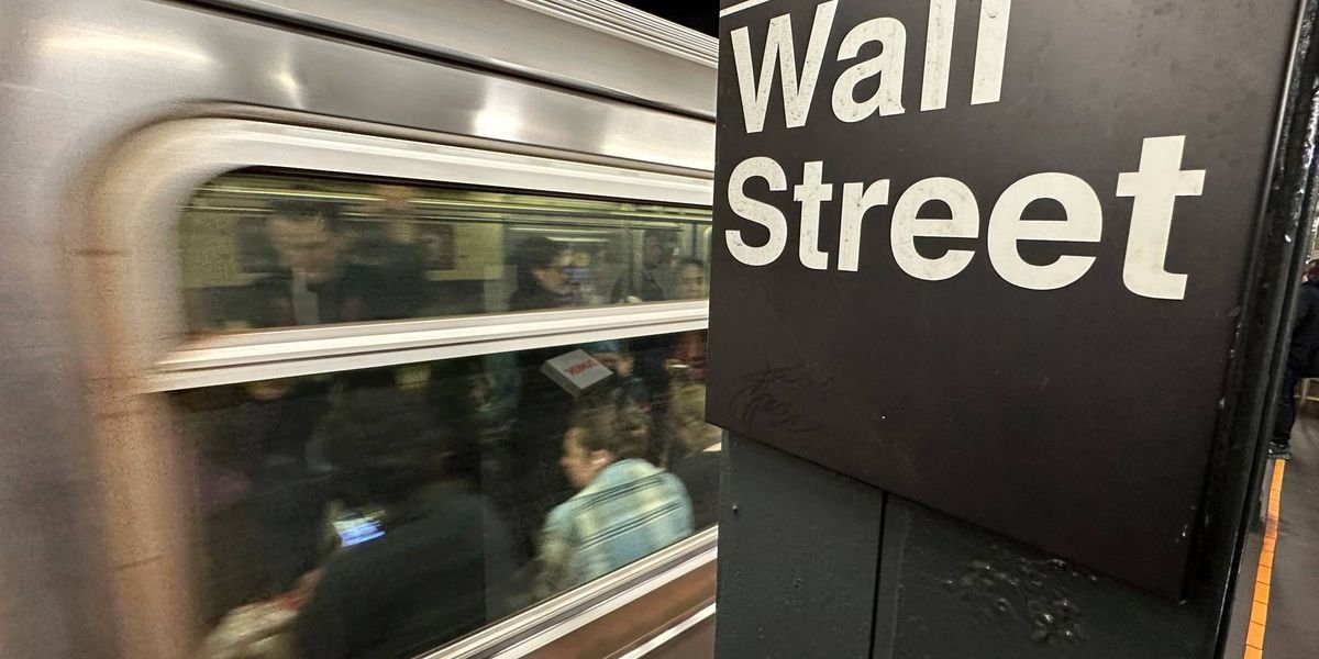 Global Stocks Mixed as Oil Prices Drop Amid Rising Tensions in Iran