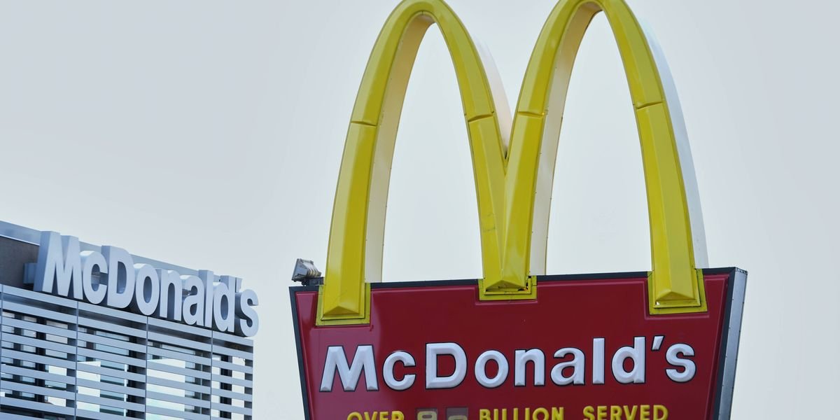 McDonald’s Emphasizes Value and Launches New Burger to Boost Q1 Sales