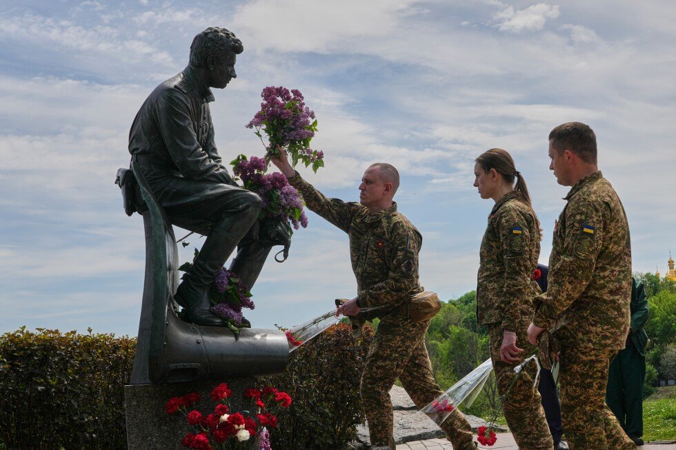 What the Subdued Victory Day Celebrations in Russia Reveal About the Ukraine War