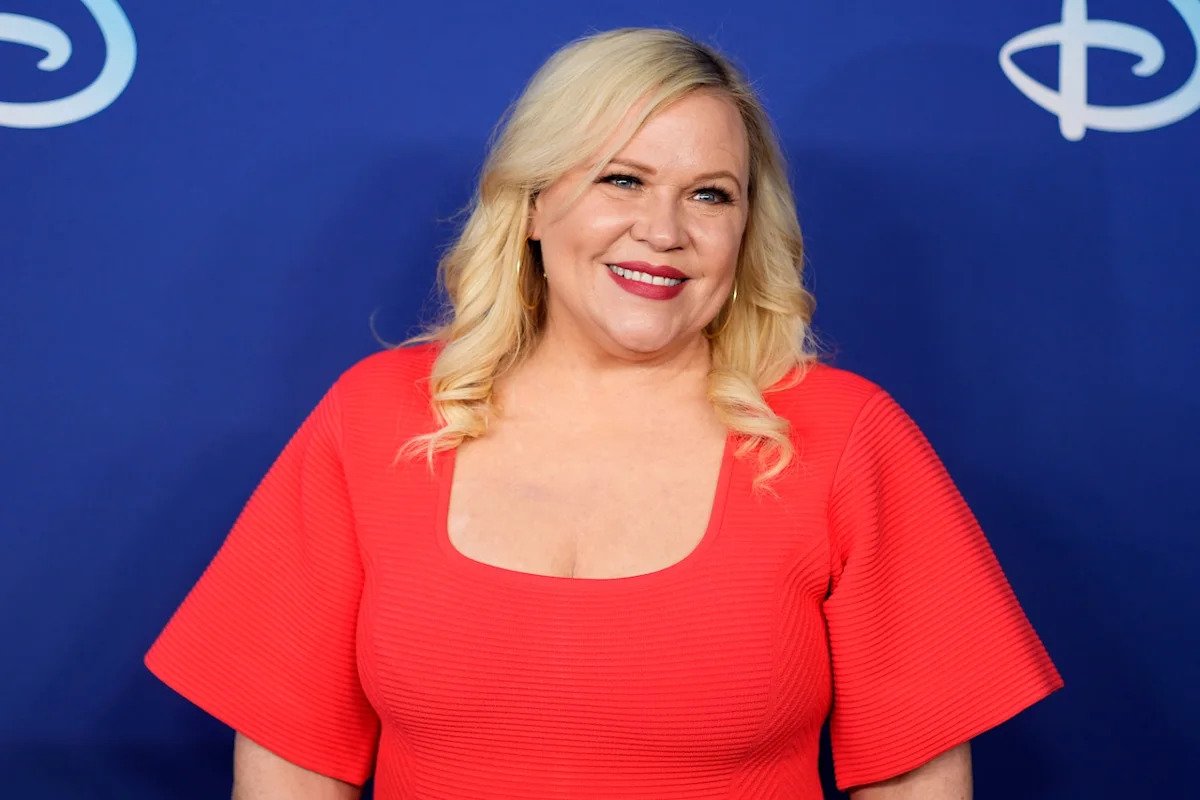 Sports Community Comes Together in Support of ESPN’s Holly Rowe Amidst Heartbreaking News
